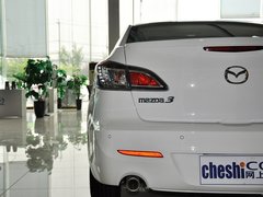 2013 三厢 2.0 自动 豪华型