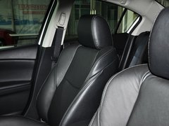 2013 三厢 2.0 自动 豪华型