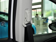 2013 三厢 2.0 自动 豪华型