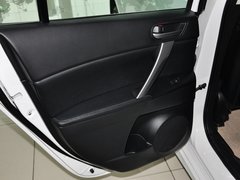 2013 三厢 2.0 自动 豪华型
