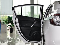 2013 三厢 2.0 自动 豪华型