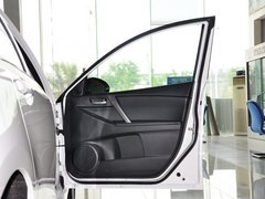2013 三厢 2.0 自动 豪华型