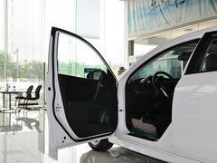 2013 三厢 2.0 自动 豪华型