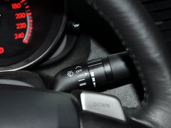 2013 三厢 2.0 自动 豪华型