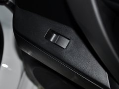2013 三厢 2.0 自动 豪华型