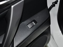 2013 三厢 2.0 自动 豪华型