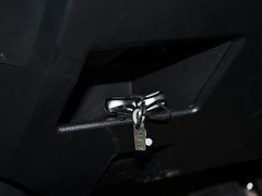 2013 三厢 2.0 自动 豪华型