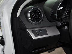 2013 三厢 2.0 自动 豪华型