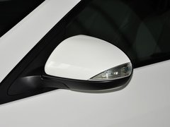 2013 三厢 2.0 自动 豪华型