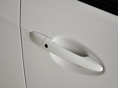 2013 三厢 2.0 自动 豪华型
