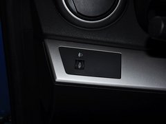 2013 两厢 1.6 自动 精英型