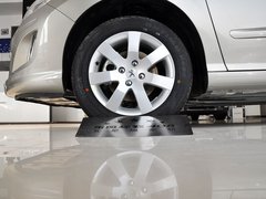 标致408 2013款 1.6L 手动 舒适版