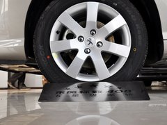 标致408 2013款 1.6L 手动 舒适版