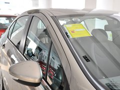 标致408 2013款 1.6L 手动 舒适版