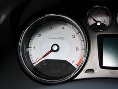 2013款 2.0L 自动 豪华版