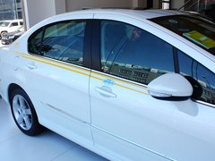 2013款 2.0L 自动 豪华版