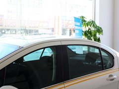 2013款 2.0L 自动 豪华版