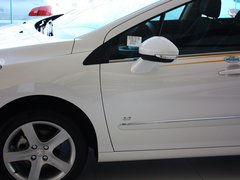 2013款 2.0L 自动 豪华版