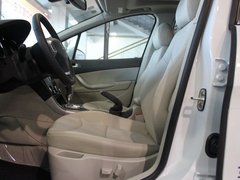 2013款 2.0L 自动 尊贵版