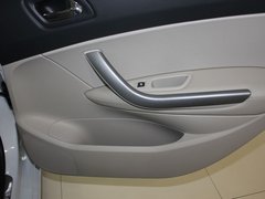 2013款 2.0L 自动 尊贵版