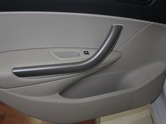 2013款 2.0L 自动 尊贵版
