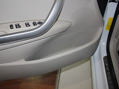2013款 2.0L 自动 尊贵版
