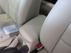 2013款 2.0L 自动 尊贵版