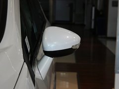 2013款 2.0L 自动 尊贵版