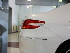 2013款 2.0L 自动 尊贵版