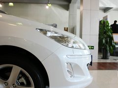 2013款 2.0L 自动 尊贵版