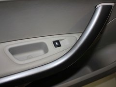 2013款 2.0L 自动 尊贵版