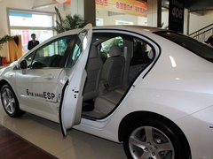 2013款 2.0L 自动 尊贵版