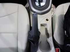 2013款 2.0L 自动 尊贵版