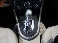 2013款 2.0L 自动 尊贵版