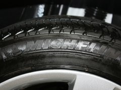 2013款 2.0L 自动 尊贵版