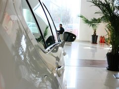 2013款 2.0L 自动 尊贵版