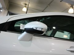 2013款 2.0L 自动 尊贵版