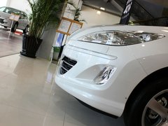 2013款 2.0L 自动 尊贵版