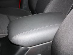 2013款 2.4L 自动 舒适版 7座