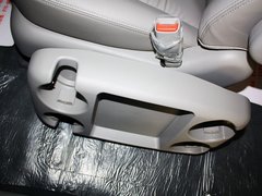2013款 2.2T 自动 VQ-R舒适版 7座