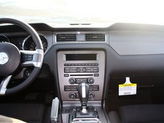 2013款 3.7L 自動 標(biāo)準(zhǔn)型