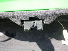 2013款 3.7L 自动 标准型