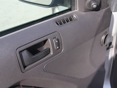 2013款 3.7L 自动 标准型