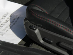 2013款 3.7L 自动 标准型