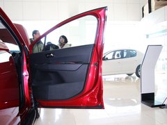 2013款 1.6T 自动 THP至尚版 5座