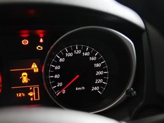 2013款 1.6 手动 两驱标准 5座
