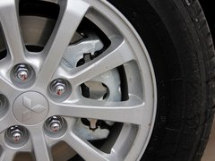 2013款 1.6 手动 两驱标准 5座