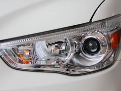 2013款 1.6 手动 两驱标准 5座