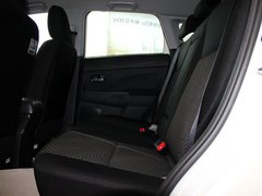 2013款 1.6 手动 两驱标准 5座