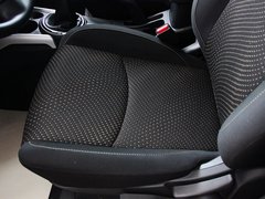 2013款 1.6 手动 两驱标准 5座